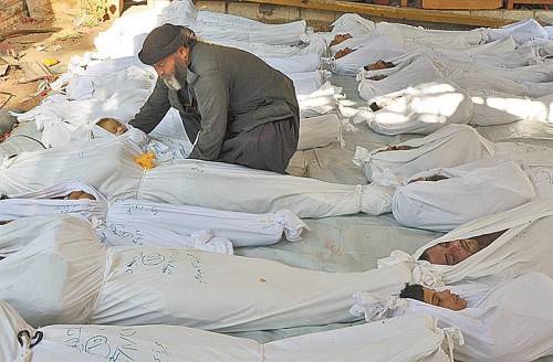 Ein Raum, in dem sich mehr als 90 Leichen befinden, die durch Chemiewaffeneinsätze umgekommen sein sollen. Foto: reuters