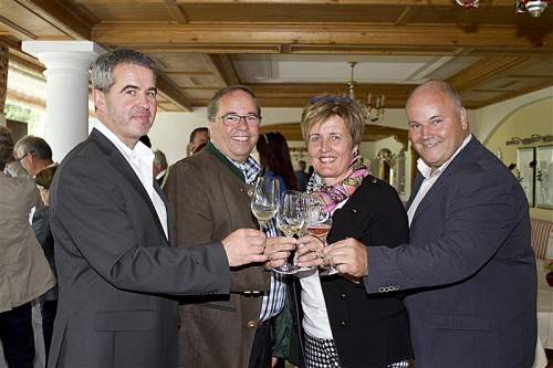 Hatten zu Event geladen: Erwin Nussbaumer (l.)sowie Walter Pfanner mit Marie Luise Dietrich und Helmut Schabel.
