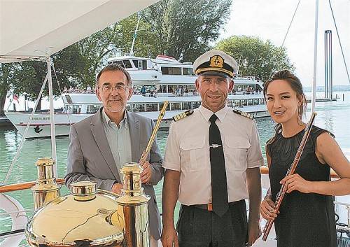Kapitän Konstatzky gab mit Jasmine Choi und Raphael Leone eine Kostprobe des ausbaufähigen Projekts. Foto: Strauss