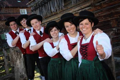Laden zum Fest auf die Alpe Rona auf der Tschengla: die Dorfmusikanten von Bürserberg. Foto: Privat