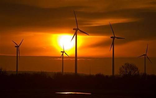 Maximal drei solcher Windräder könnten am Pfänderrrücken für ein Windkraftwerk aufgestellt werden. Foto: ap