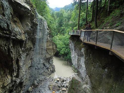 Peter Wagner kann dem neuen Steig in der Rappenlochschlucht nicht viel abgewinnen. Foto: cth