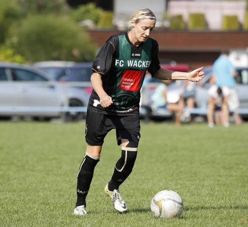 Skisprung-Weltmeisterin Daniela Iraschko spielt in Sulz. privat