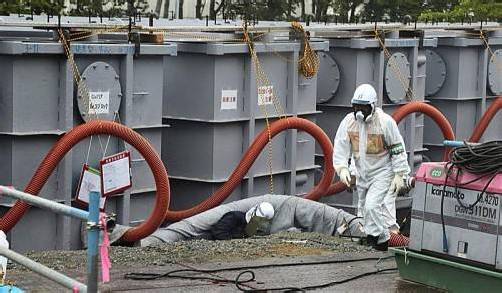 Täglich sickern 300 Tonnen radioaktiv verseuchtes Wasser ins Meer. Jetzt soll ein unterirdischer Wall errichtet werden. Foto: Reuters