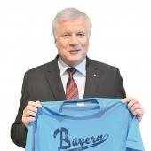 Seehofer greift nach der Absoluten
