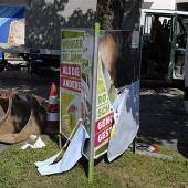 Vandalen beschädigten Wahlplakate