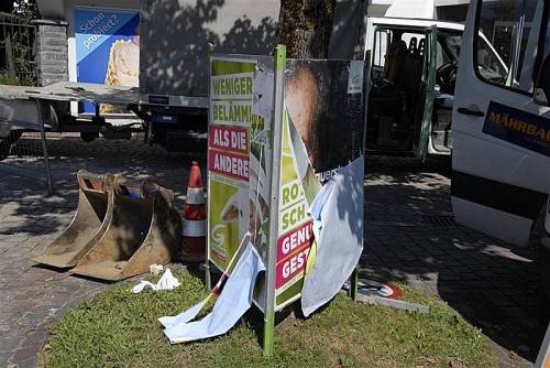 Unbekannte beschädigten sechs Wahlplakate. Foto:polizei