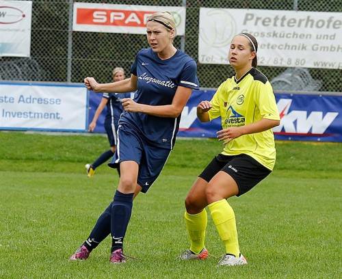 Verena Müller (r.) und Co. feierten einen Auftaktsieg. Foto: Kopf