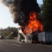 Reisebus ging in Flammen auf
