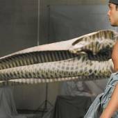 Tattoo-Treff vor dem größten tätowierten Tierskelett im Kunsthaus Bregenz