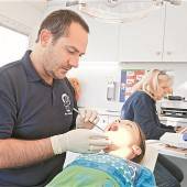 Mehr Vertrauen in eigene Hilfe als Gratis-Zahnspange