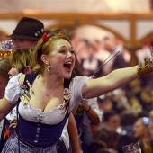 Fahrgeschäfte, „Oide Wiesn“ und viel Bier
