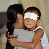 Kleinem Jungen wurden die Augen ausgestochen