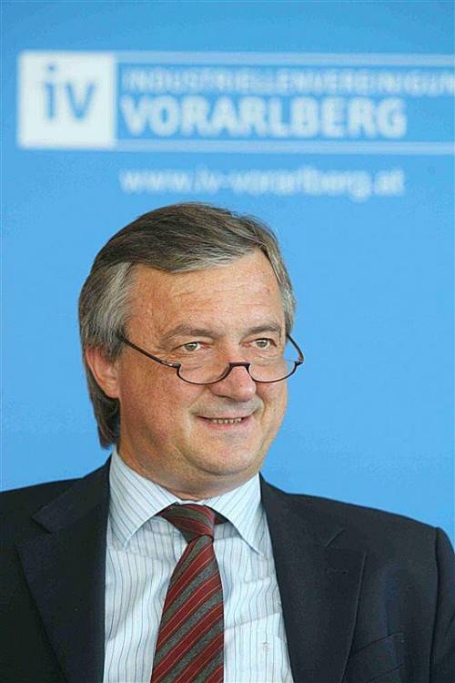 Hubert Bertsch, 
58, IV-Präsident, Bludenz
Seit Jahren verspricht jede neue Regierung, die überfälligen Reformen endlich umzusetzen. Passiert ist allerdings trotz der Versprechungen wenig bis nichts. 2015 muss das Jahr für Wachstum und Beschäftigung, das Jahr struktureller Reformen werden
