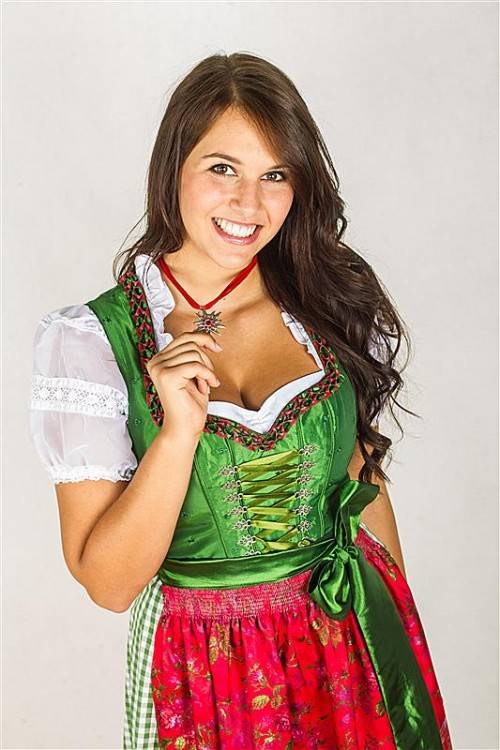 Modeseite, Feature, Dirndl, Oktoberfest, brauche Dirndlfotos für meine Modeseite, Model ist Elena Wohllaib

ACHTUNG: Bilder bis 10.09.2013 gesperrt !!!!!
