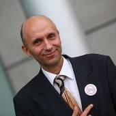 „Bedürftigen statt Banken helfen“