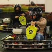 Beim Gokart-Rennen Gas geben für „Ma hilft“
