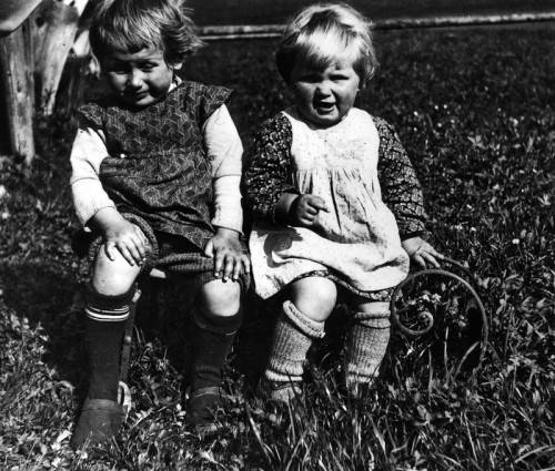 1943