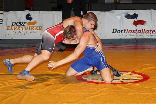 Auf Götzis-Schwergewichtler Lukas Hörmann und Co. wartet in Wals die erste große Bewährungsprobe in dieser Saison. Foto: Schwämmle