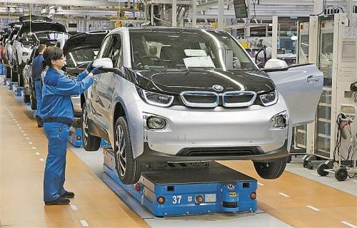 Das neue Elektroauto BMW i3 besteht aus Textil, genauer gesagt aus Karbonfaser-verstärktem Kunststoff (CFK). Foto: reuters