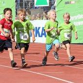 Kinder machen den Auftakt