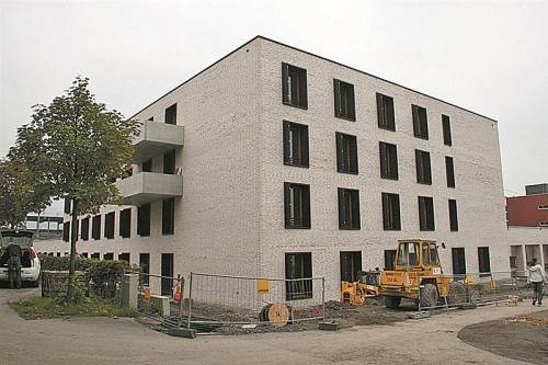 Der Neubau sieht seiner Fertigstellung entgegen: Das Pflegeheim Birkenwiese wird in rund vier Monaten eröffnet. Foto: ha