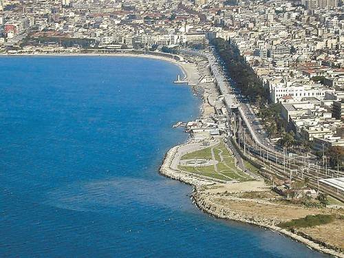 Die Stadt Reggio Calabria hat die Bahn nebst Bahnhof unter die Erde verlegt und eine Strandpromenade erschlossen. Foto: Me