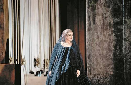 Edita Gruberova als Alaide.
Foto: Oper/Rittershaus