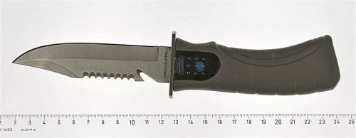 Elf Zentimeter lang ist die Klinge jenes Messers, mit dem der 56-Jährige das Ehepaar töten wollte. Foto: LKA