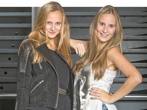 Erinnerungsfoto: Antina und Julia kamen im Doppelpack zum Probeshooting. Fotos: VN/P. Steurer