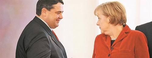 Erste Sondierungsgespräche in Berlin: Kanzlerin und CDU-Chefin Angela Merkel mit dem SPD-Vorsitzenden Sigmar Gabriel. Foto: AP