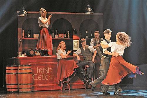 Mystisch und zauberhaft, dann wieder atemberaubend schnell: Die neue Tanzshow „Irish Celtic – Spirit of Ireland“. Foto: BB Promotion