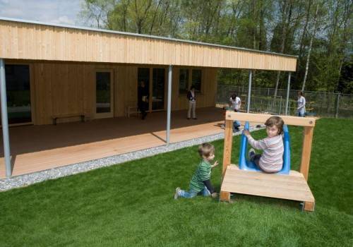 Bei der Kinderbetreuung habe die Wirtschaft auch einen Auftrag, betont Heinzle. Das Kinderhaus ALPLA-Kids ist hier vorbildlich. Foto: vn/paulitsch