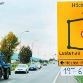 Fahrbahnbelag auf der Rheinbrücke wird saniert
