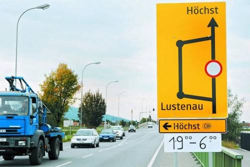 Bei trockener Witterung wird die Rheinbrücke Hard-Fußach in der Nacht auf Donnerstag gesperrt.  ajk