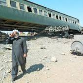 Bombenanschlag auf Passagierzug in Pakistan