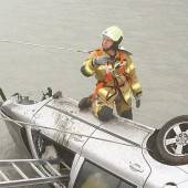 Unfall auf A14 Auto landete in der Ill /b1