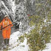 Freud und Leid mit erstem Schnee Wintereinbruch im Westen
