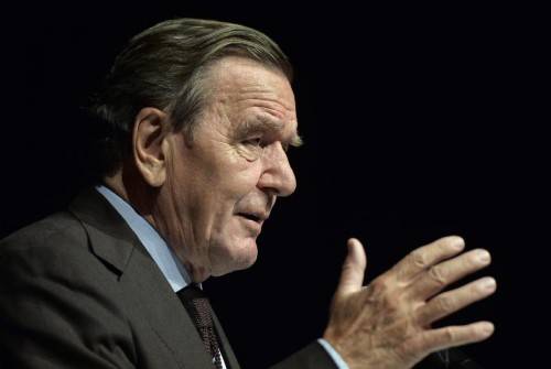 Gerhard Schröders Rat und seine Meinung sind nach seiner Karriere als Politiker international gefragt. Foto: AP/Martin Meissner