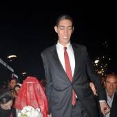 Größter Mensch hat geheiratet