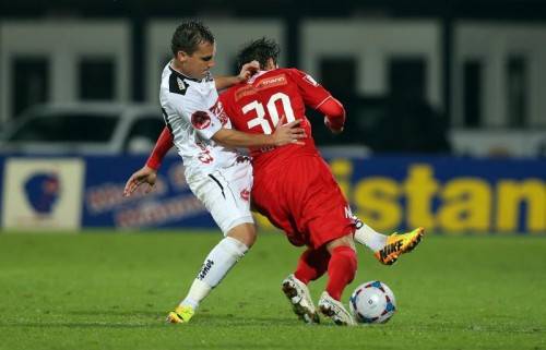 Michael Liendl (im Bild links gegen Kristijan Dobras) war einmal mehr die zentrale Figur im Spiel des Wolfsberger AC. Fotos: gepa/2