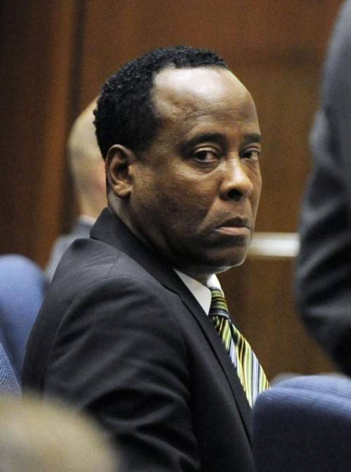 Seit zwei Jahren sitzt Conrad Murray nach einem Schuldspruch wegen fahrlässiger Tötung im Männergefängnis von Los Angeles. Foto: AP