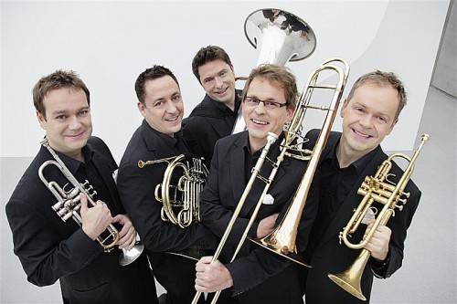 Ruhe finden für die besinnlichste Zeit im Jahr – der zehnte Montafoner Winterzauber wartet mit wunderbaren Konzerten auf. Unter anderem mit dem Sonus Brass Ensemble am 23. Dezember. foto: sonus brass ensemble
