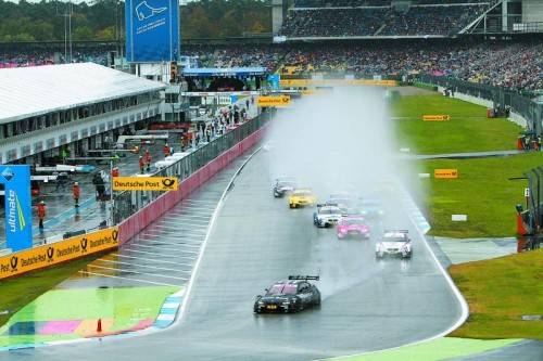 Start zum verregneten DTM-Finale: Pole-Mann Spengler eilt davon, Dirk Werner und Miguel Molina folgen dem abgelösten Champion. Foto: noger