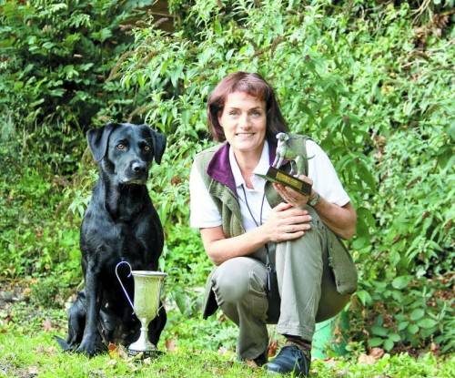 Zufrieden und extrem erfolgreich aus England zurück: Ruth Hochstätter und „Lycka“. Foto: VN/MAIER-Ortner
