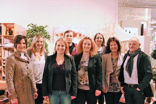 Birgit Nussbaumer, Edda Arnold, Janele Frick, Clemens Widmann, Alexandra Kopf-Mayer, Birgit Fruscione-Küng sowie Doris und Reinhard Kopf (v. l.).