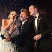 Prinz William versucht sich als Rockstar