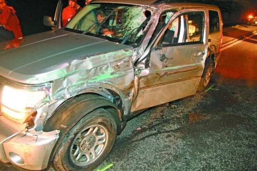 Das Auto wurde vom Lkw des Winterdiensts seitlich erfasst. Eine 26-jährige Frau wurde im Fahrzeug eingeklemmt. Foto: VOL.AT/P. PLetsch
