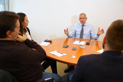 Ulrich Schumacher bestätigte vergangenes Jahr im Gespräch mit den VN seinen ersten Aktienkauf. Foto: VN/Hofmeister.