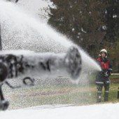 Junge Menschen, die für uns nicht nur durchs Feuer gehen